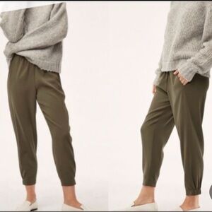 Aritzia Babaton women Dexter army green pants size XXS